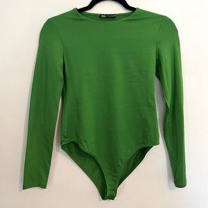 Zara Green Long Sleeve Scoop Neck Bodysuit